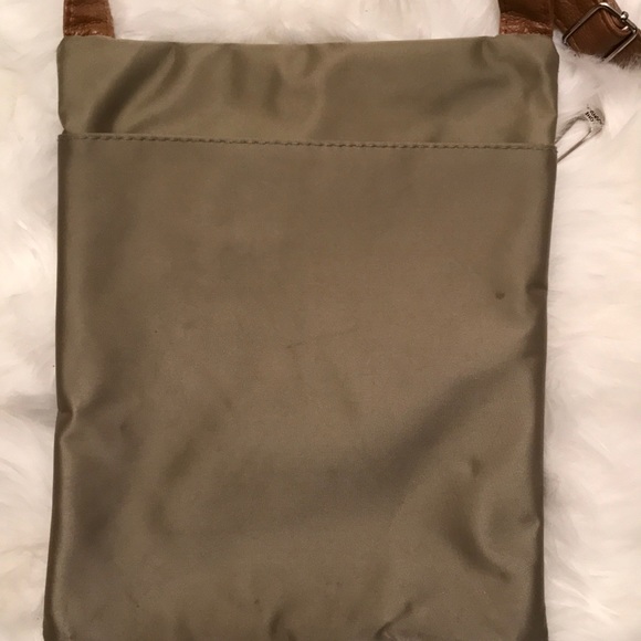 Stone Mountain Crossbody Bag - Picture 4 of 5